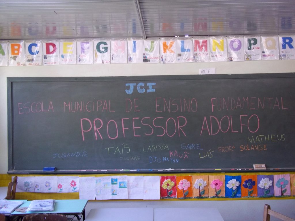 Escola Professor Adolfo